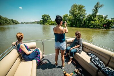 2 hours / Sightseeing Boat cruise Drinks Included