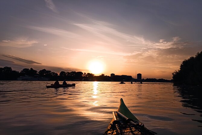 Belgrade sunset kayak tour - Why Belgrade looks different from a kayak