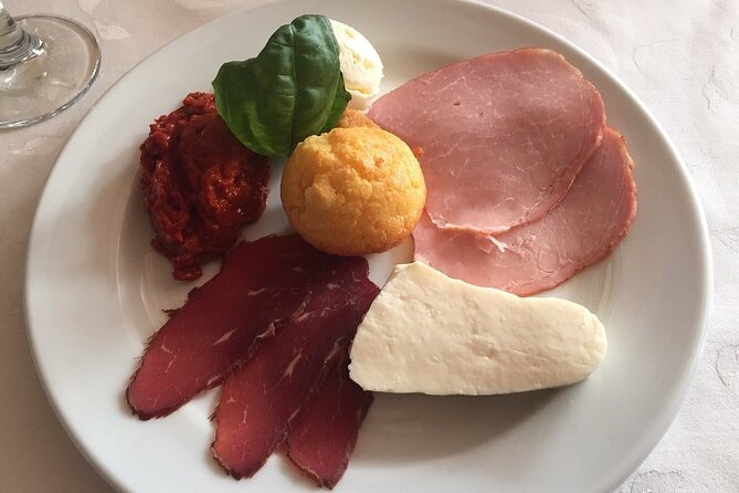 Food and culture tour in Belgrade - The History Comes Between the Bites