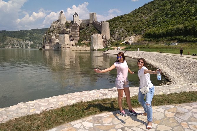 Golubac Fortress w/Iron Gate Speed Boat & Rakija Distillery tour - Lunch in Golubac: simple, local, and not rushed