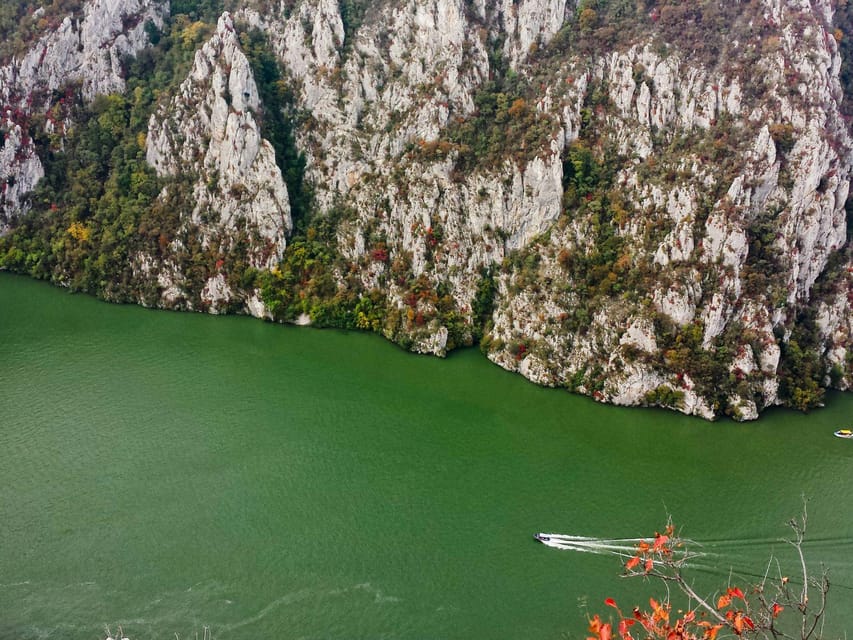 Iron Gate: Golubac fortress, Lepenski vir, boat cruise 1.5h - Lepenski Vir and 8,000 years of settlement